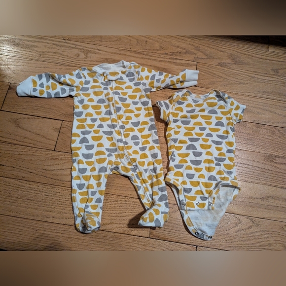 Carters 3m Onesie Set - Picture 1 of 1